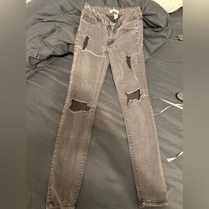 Refuge jeans size 2 straight leg distressed black 🩷